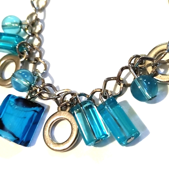 VINTAGE SHADES OF BLUE GLASS BEADS SILVER-TONE DANGLE ADJUSTABLE 6-9" BRACELET - Picture 5 of 9